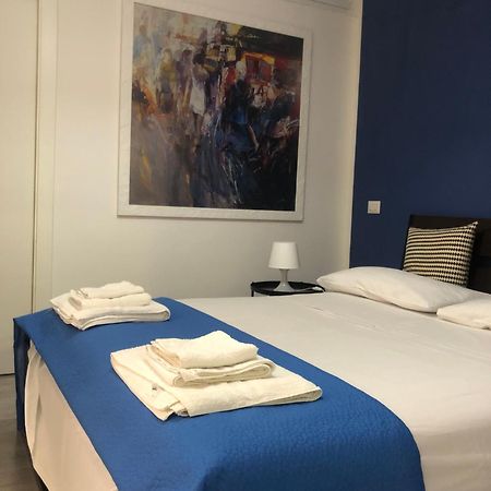 Donna Chiara Holiday House - Toledo نابولي المظهر الخارجي الصورة