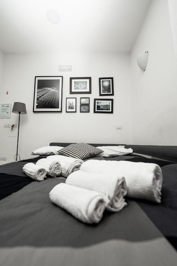Donna Chiara Holiday House - Toledo نابولي المظهر الخارجي الصورة