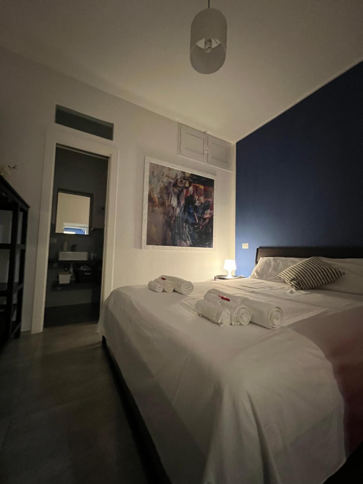 Donna Chiara Holiday House - Toledo نابولي المظهر الخارجي الصورة